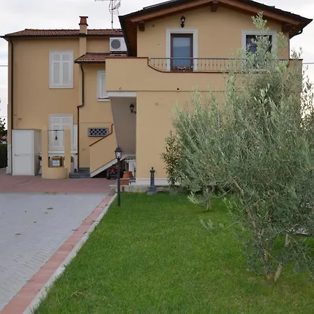 Da Ferro 3* Massarosa